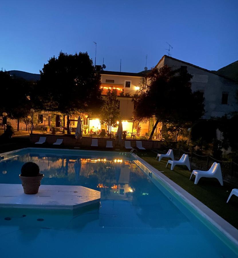 Hotel Borgo Antico Fabriano Exteriör bild