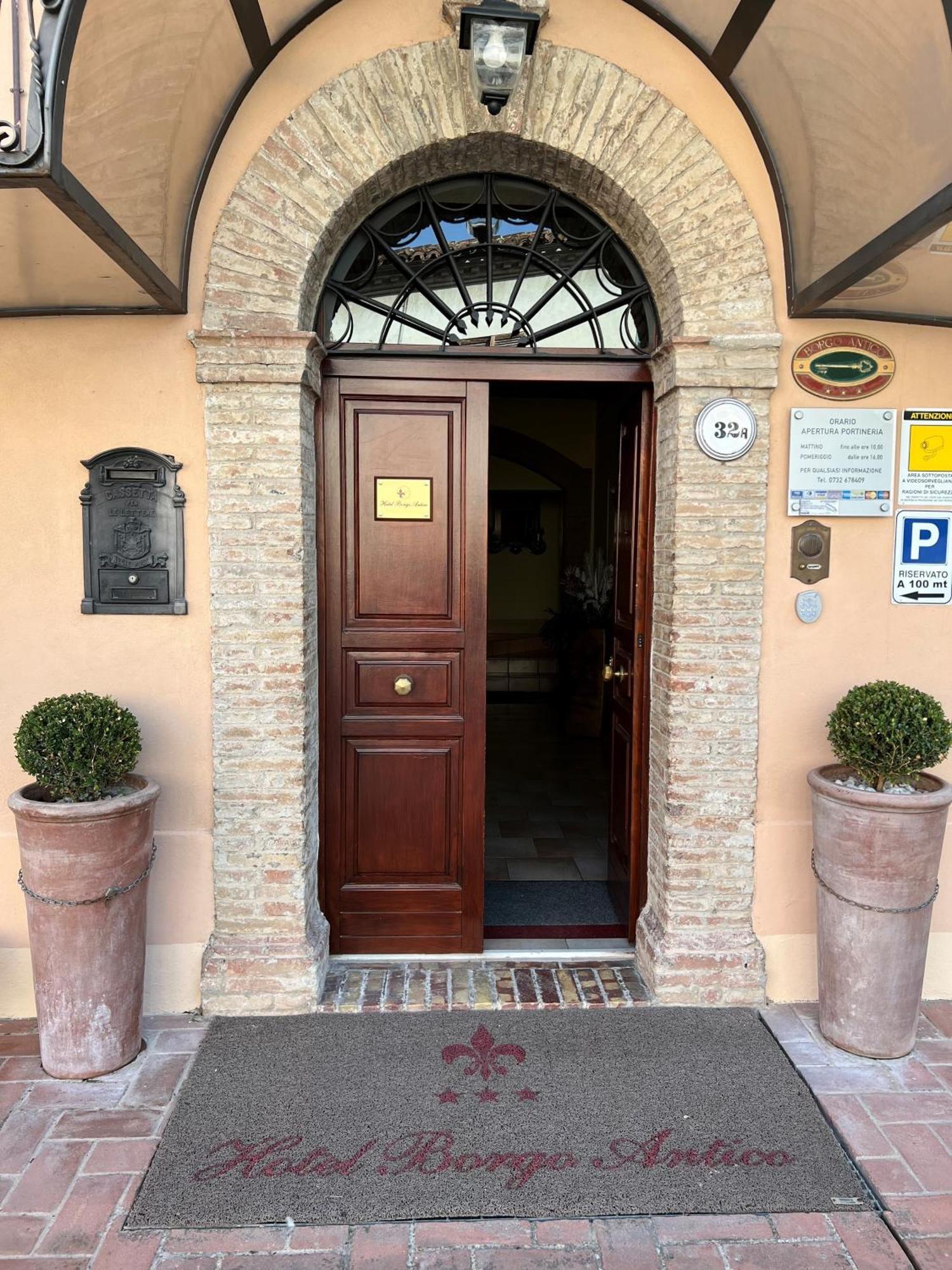 Hotel Borgo Antico Fabriano Exteriör bild