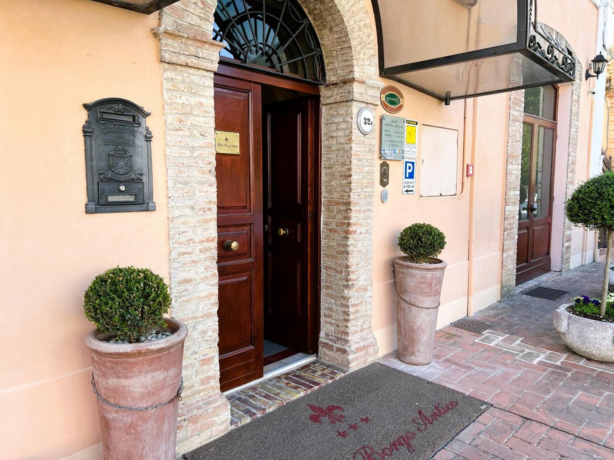 Hotel Borgo Antico Fabriano Exteriör bild