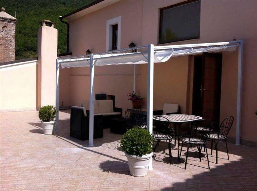 Hotel Borgo Antico Fabriano Exteriör bild